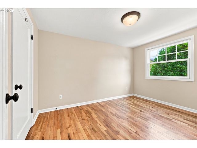 2555 Nw SAVIER St 10, Portland, OR 97210