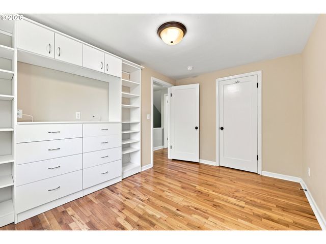 2555 Nw SAVIER St 10, Portland, OR 97210