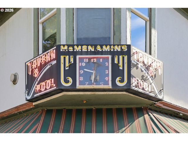 2555 Nw SAVIER St 10, Portland, OR 97210