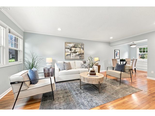 2555 Nw SAVIER St 10, Portland, OR 97210
