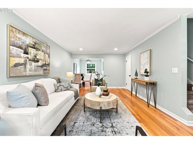 2555 Nw SAVIER St 10, Portland, OR 97210