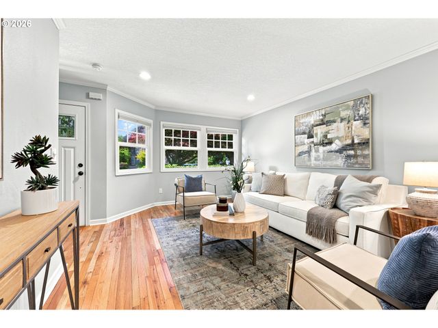 2555 Nw SAVIER St 10, Portland, OR 97210