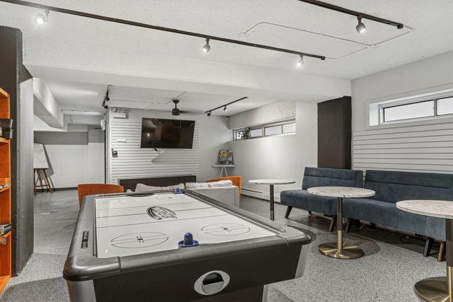 4950 N Marine Drive 509, Chicago, IL 60640