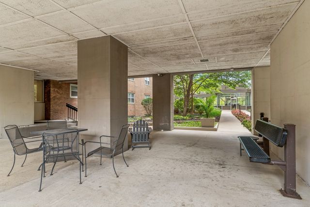 4950 N Marine Drive 509, Chicago, IL 60640