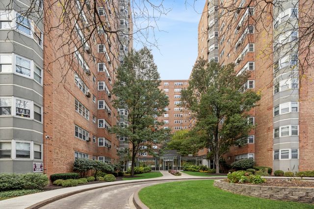 4950 N Marine Drive 509, Chicago, IL 60640