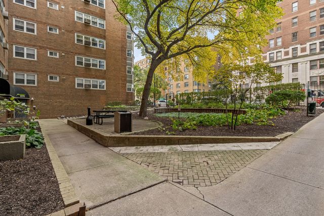 4950 N Marine Drive 509, Chicago, IL 60640