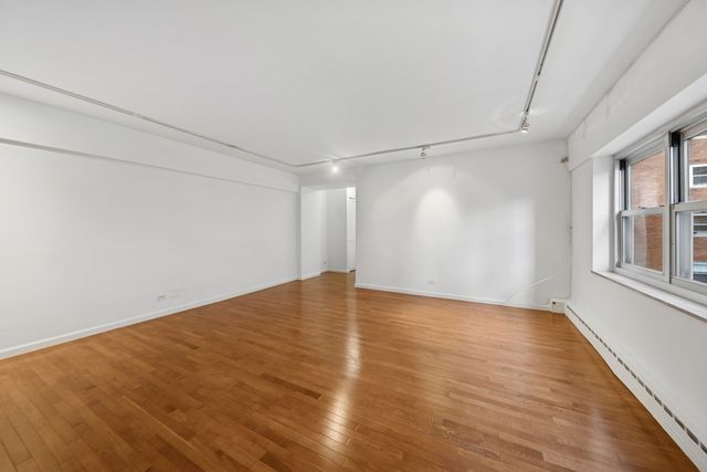 4950 N Marine Drive 509, Chicago, IL 60640