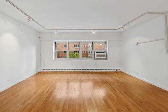 4950 N Marine Drive 509, Chicago, IL 60640