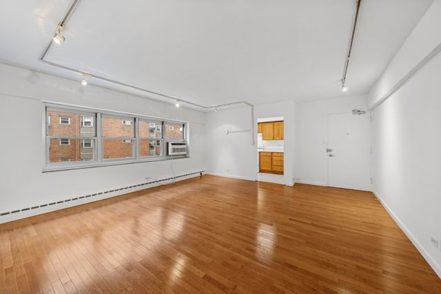 4950 N Marine Drive 509, Chicago, IL 60640