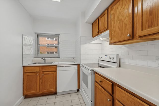 4950 N Marine Drive 509, Chicago, IL 60640