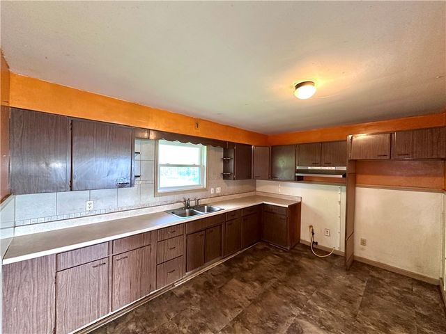 3406 New Castle Rd, West Middlesex Boro, PA 16159