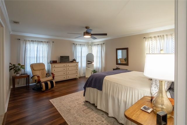 909 Cherry Street, Baird, TX 79504