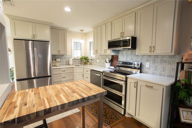 909 Cherry Street, Baird, TX 79504