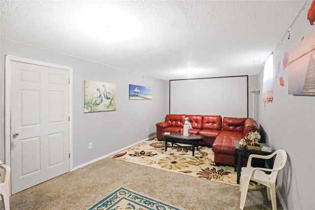 1424 Cleveland Avenue, Des Moines, IA 50316