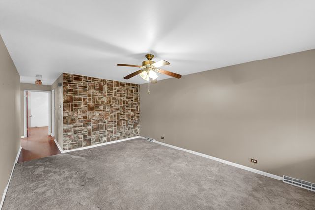 7616 S Lorel Avenue, Burbank, IL 60459