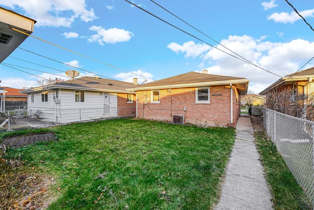 7616 S Lorel Avenue, Burbank, IL 60459