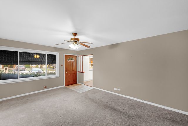 7616 S Lorel Avenue, Burbank, IL 60459
