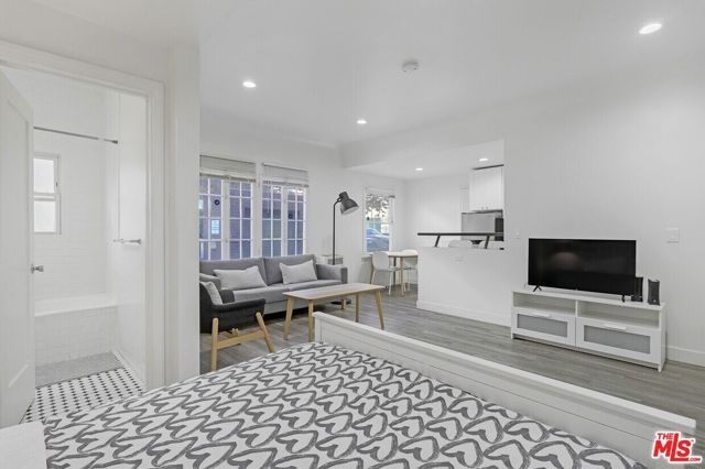 121 S Elm Drive, Beverly Hills, CA 90212