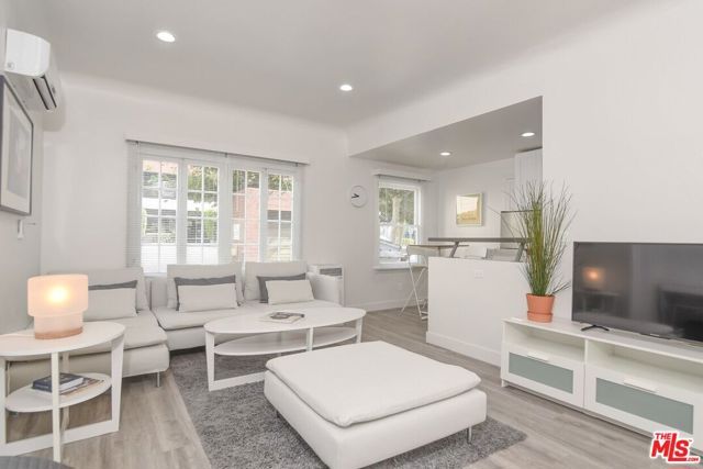 121 S Elm Drive, Beverly Hills, CA 90212