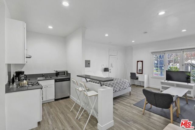 121 S Elm Drive, Beverly Hills, CA 90212