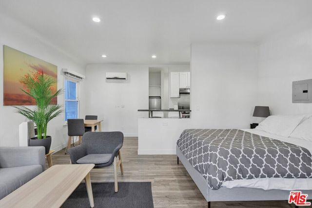 121 S Elm Drive, Beverly Hills, CA 90212