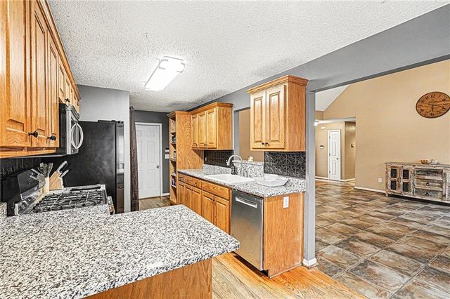 105 Twin Oaks Drive, Calhoun, GA 30701