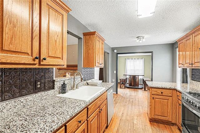 105 Twin Oaks Drive, Calhoun, GA 30701