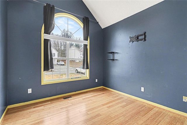 105 Twin Oaks Drive, Calhoun, GA 30701