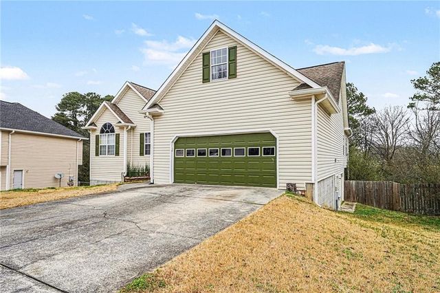 105 Twin Oaks Drive, Calhoun, GA 30701