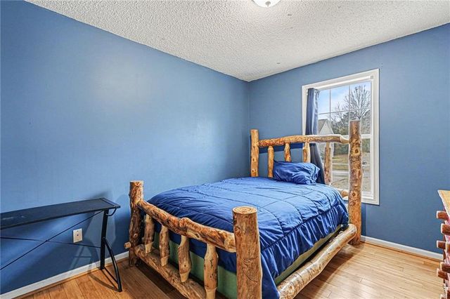 105 Twin Oaks Drive, Calhoun, GA 30701