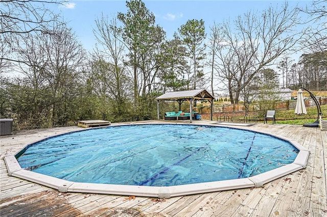 105 Twin Oaks Drive, Calhoun, GA 30701