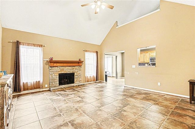 105 Twin Oaks Drive, Calhoun, GA 30701