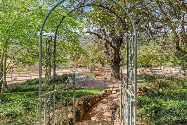 19699 McCourtney Rd, Grass Valley, CA 95949