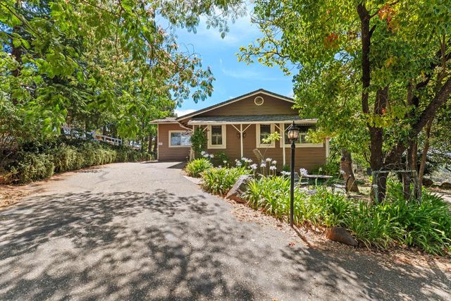 19699 McCourtney Rd, Grass Valley, CA 95949