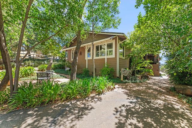 19699 McCourtney Rd, Grass Valley, CA 95949