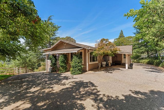 19699 McCourtney Rd, Grass Valley, CA 95949