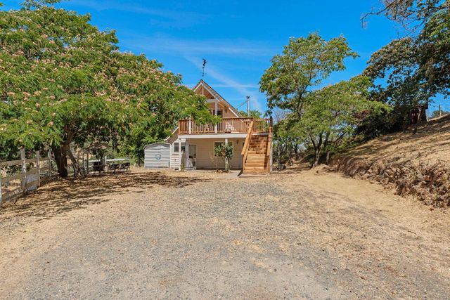 19699 McCourtney Rd, Grass Valley, CA 95949