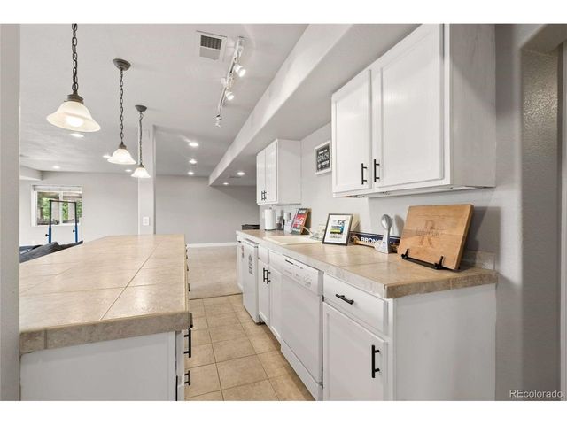 8572 S Miller Ct, Littleton, CO 80127