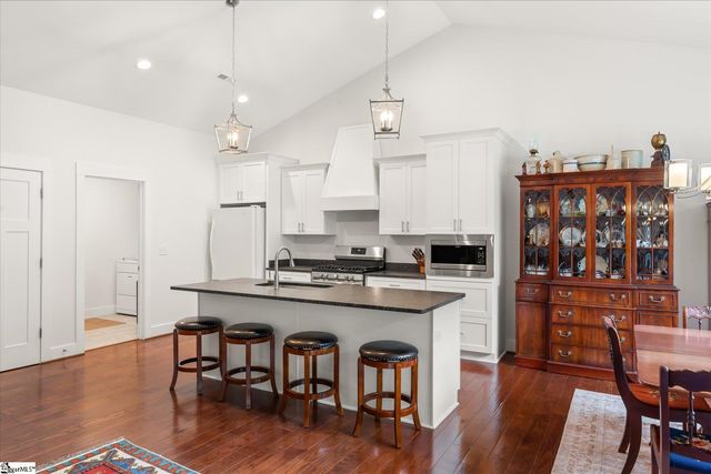 51 Wofford Road, Taylors, SC 29687