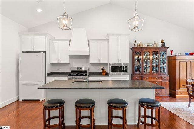 51 Wofford Road, Taylors, SC 29687