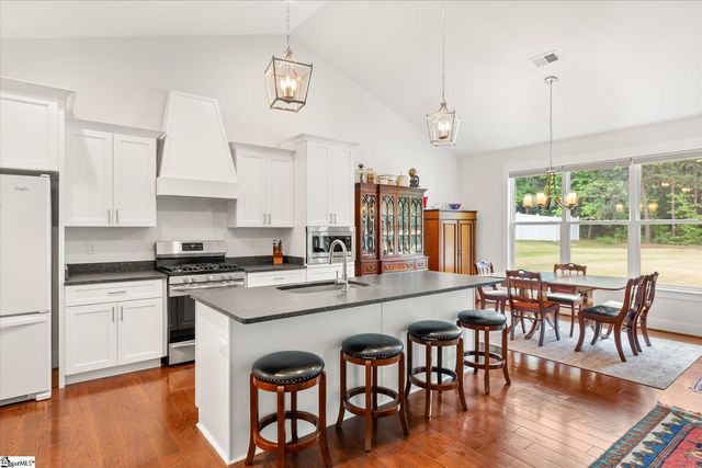 51 Wofford Road, Taylors, SC 29687