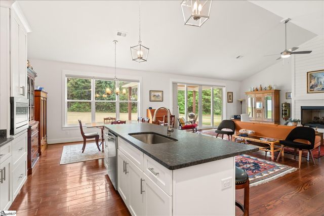 51 Wofford Road, Taylors, SC 29687