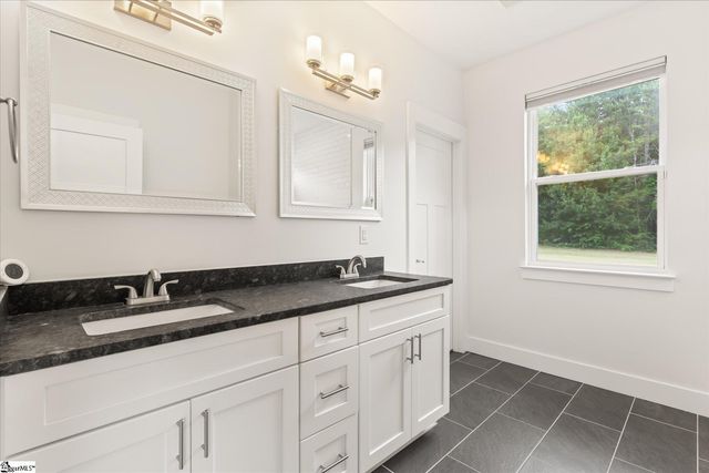 51 Wofford Road, Taylors, SC 29687