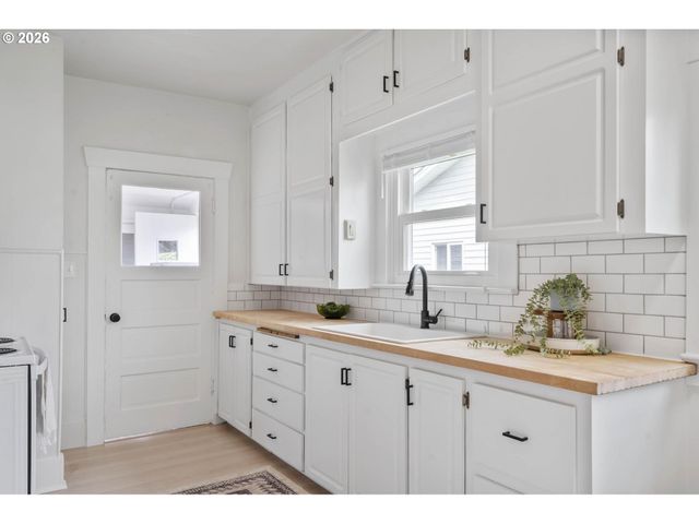 7567 N GILBERT Ave, Portland, OR 97203