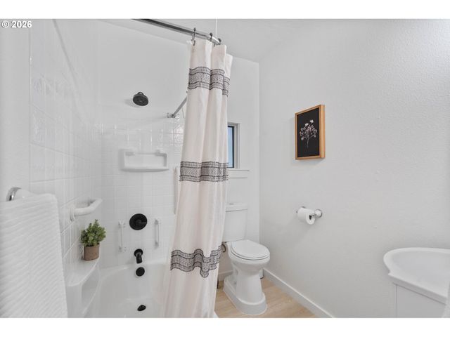 7567 N GILBERT Ave, Portland, OR 97203