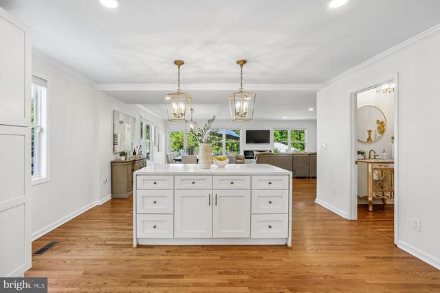 9813 MONTAUK AVE, Bethesda, MD 20817