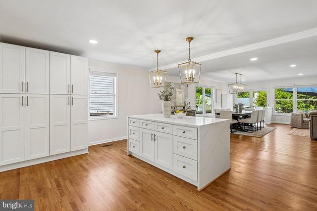9813 MONTAUK AVE, Bethesda, MD 20817