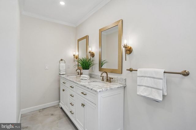 9813 MONTAUK AVE, Bethesda, MD 20817