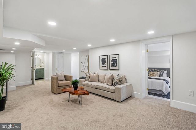 9813 MONTAUK AVE, Bethesda, MD 20817