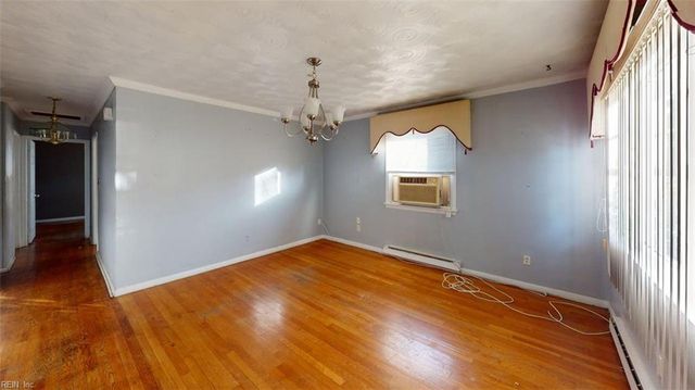 1016 Lyndon CIR, Newport News, VA 23605
